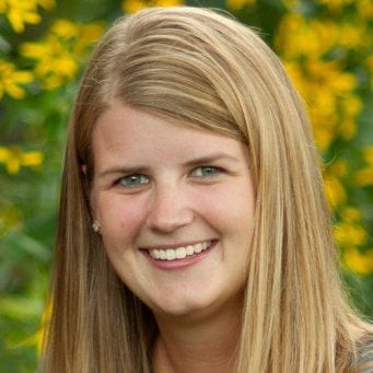 headshot of emily evans