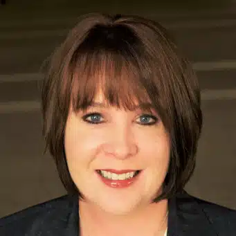 headshot of stacey heiling